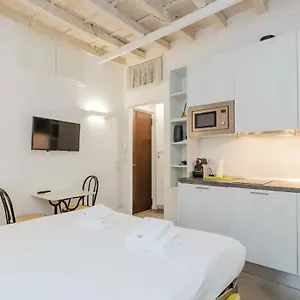 https://alzaia-green-room.it-lombardy.com